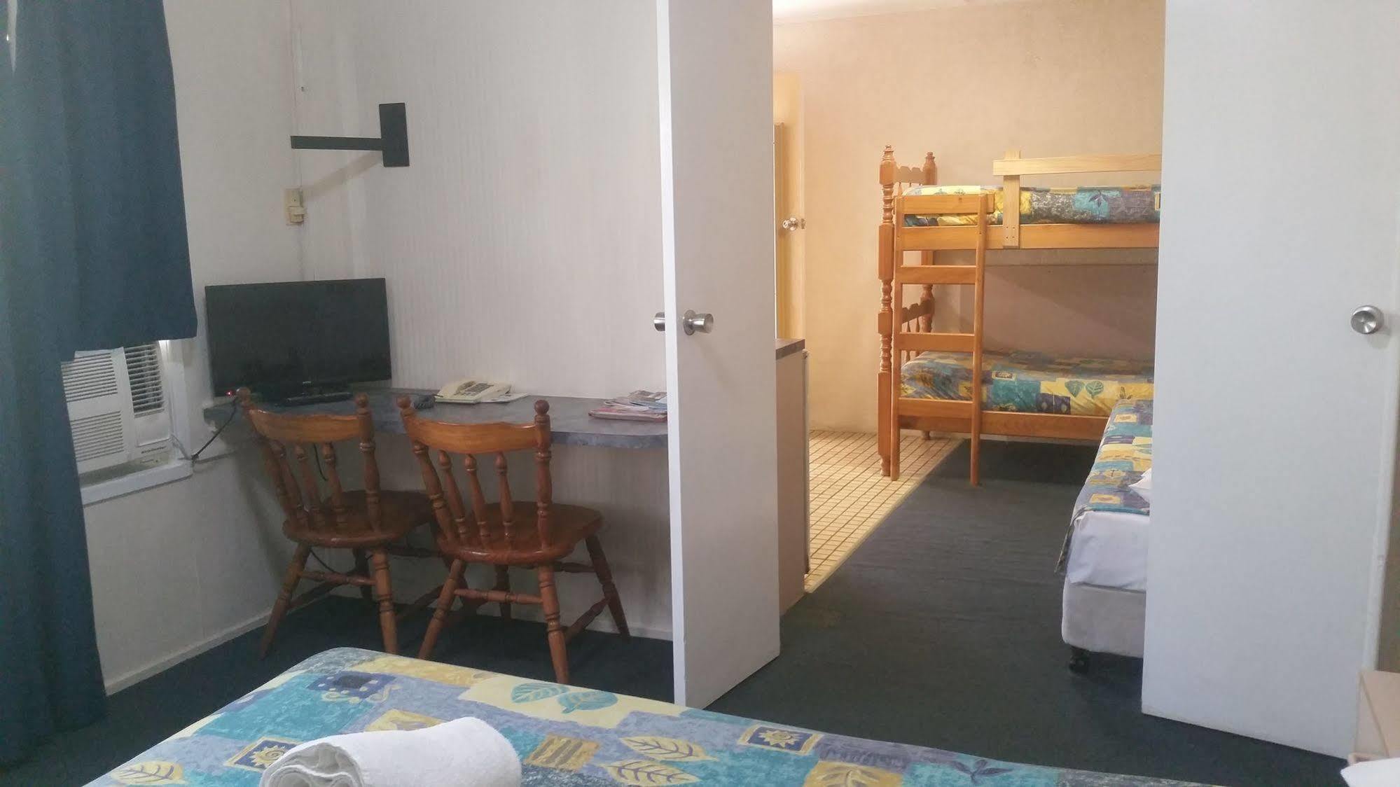 Bundaberg Coral Villa Motor Inn Exteriör bild