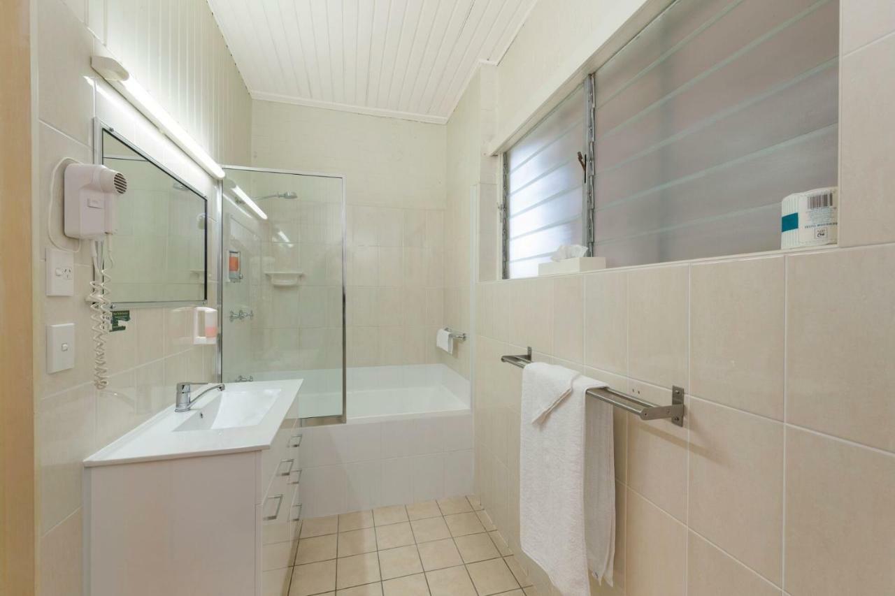 Bundaberg Coral Villa Motor Inn Exteriör bild